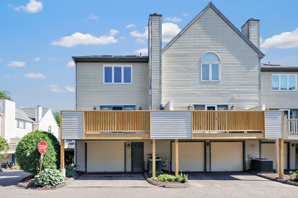 Attached, Exterior, Facade, Rowhouse
