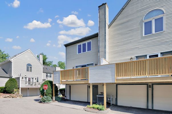 Attached, Exterior, Facade, Rowhouse