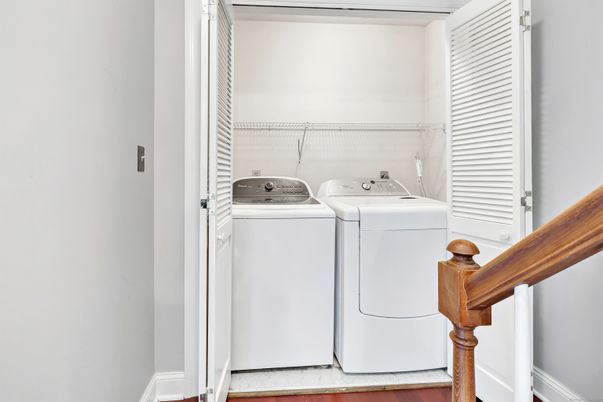 Interior, Utility Closets, Washer, Wood Texture Flooring