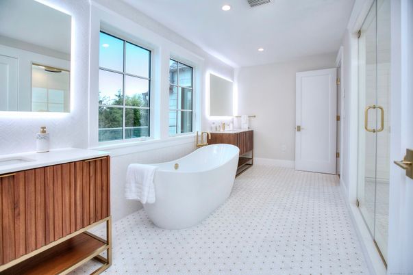Bathroom, Free Standing Baths, Glass Shower, Interior, Recessed Lighting