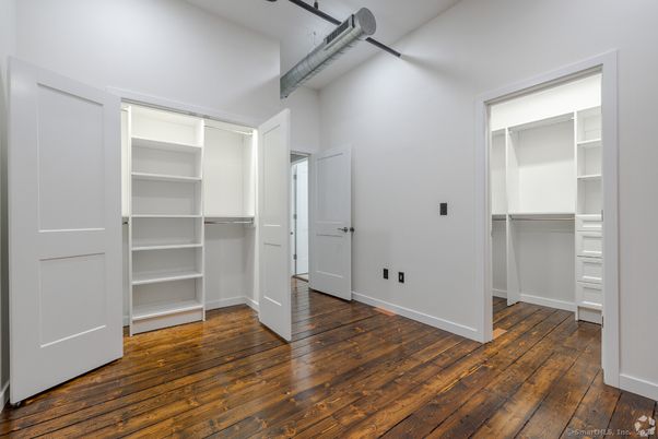 Interior, Walk-in Closets, Wood Texture Flooring