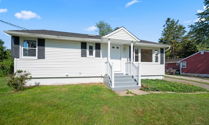 Exterior, Facade, Cape Cod