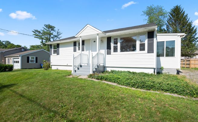 Backyard, Exterior, Facade, Cape Cod