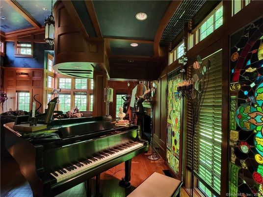 Interior, Piano, Recessed Lighting, Wood Texture Flooring