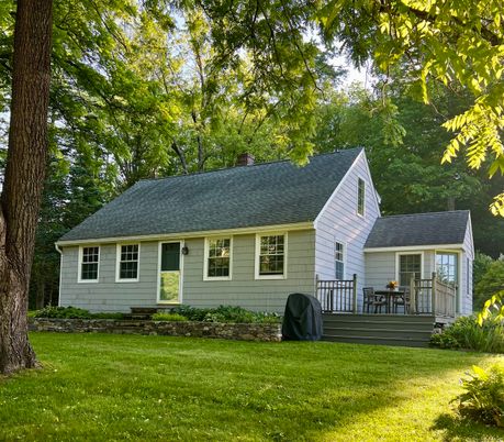 Backyard, Exterior, Facade, Cape Cod