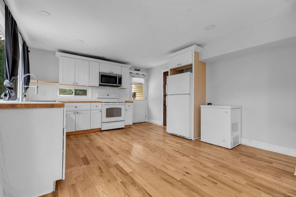 Interior, Kitchen, Recessed Lighting, Wood Texture Flooring