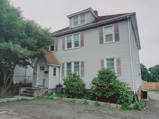 Exterior, Facade, American Foursquare
