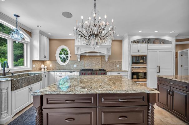 Chandelier, Interior, Kitchen, Recessed Lighting, Stainless Steel Appliances