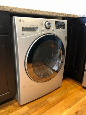 Interior, Utility Closets, Washer, Wood Texture Flooring