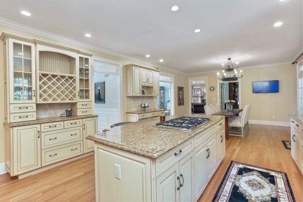 Chandelier, Dining room, Interior, Kitchen, Recessed Lighting, Wood Texture Flooring