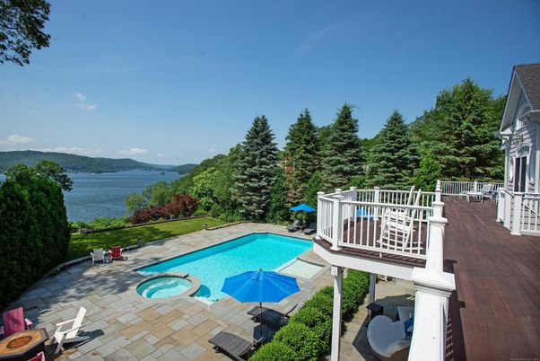 Exterior, Pool, Water