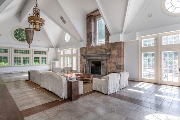 Fireplace, Interior, Living room, Pendant Lights, Recessed Lighting