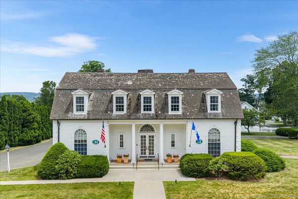 Exterior, Facade, Cape Cod