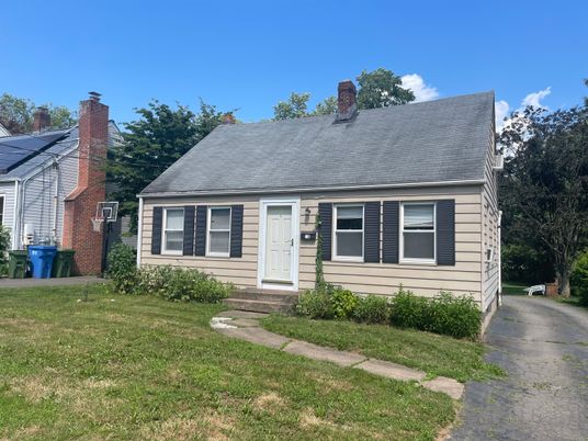 Backyard, Exterior, Facade, Cape Cod