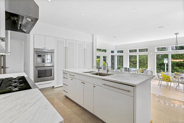 Dining room, Interior, Kitchen, Pendant Lights, Recessed Lighting, Stainless Steel Appliances