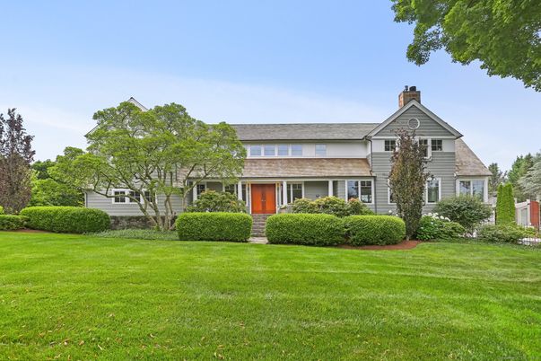Backyard, Exterior, Facade, Split Level