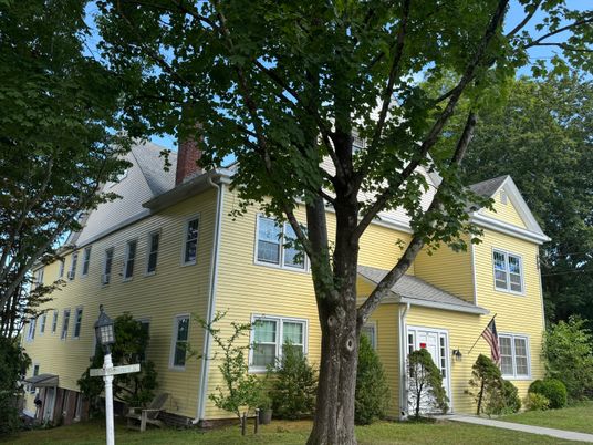Exterior, Facade, Queen Anne Victorian