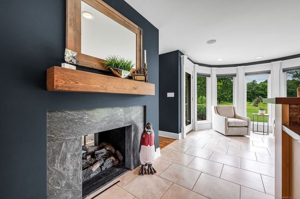 Fireplace, Interior, Recessed Lighting