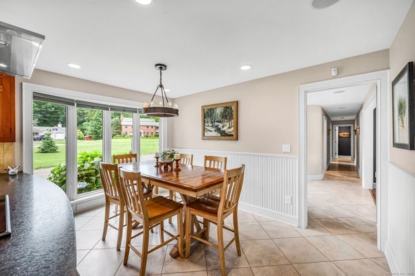 Dining room, Interior, Pendant Lights, Recessed Lighting