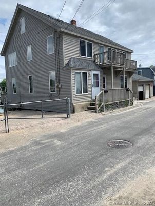 Exterior, Facade, Rowhouse