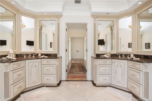 Bathroom, Interior, Recessed Lighting