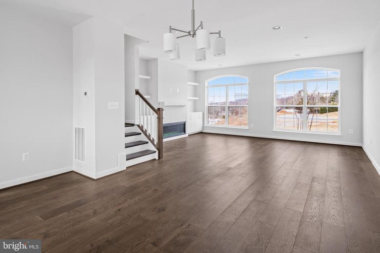 Empty room, Interior, Pendant Lights, Recessed Lighting, Wood Texture Flooring