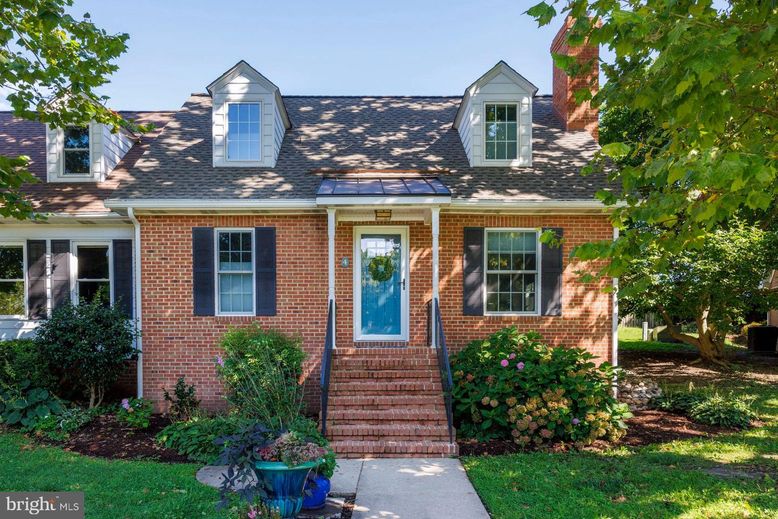 Exterior, Facade, Brick Facade, Cape Cod