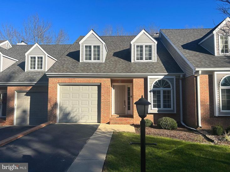 Attached, Exterior, Facade, Brick Facade, Cape Cod