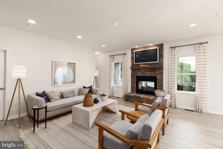 Fireplace, Interior, Living room, Pendant Lights, Recessed Lighting, Wood Texture Flooring