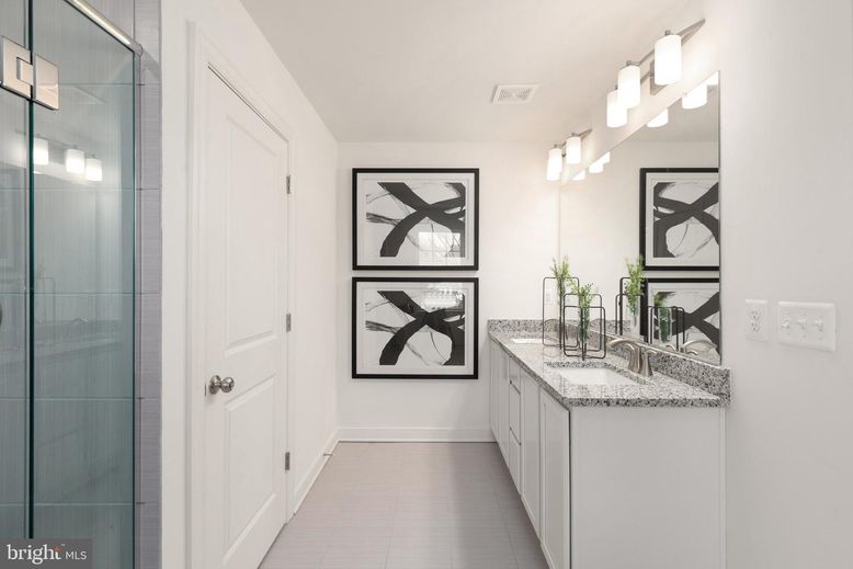 Bathroom, Dual Sink Vanities, Interior