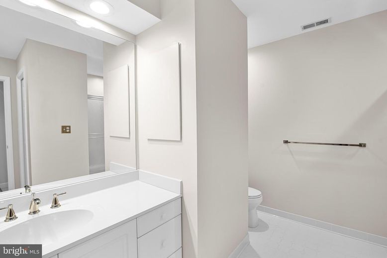 Bathroom, Interior, Recessed Lighting