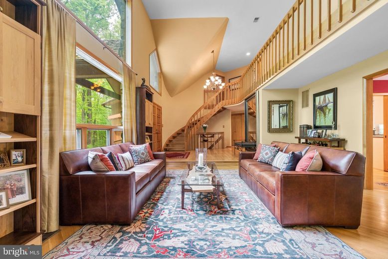Chandelier, Interior, Living room, Recessed Lighting, Wood Texture Flooring