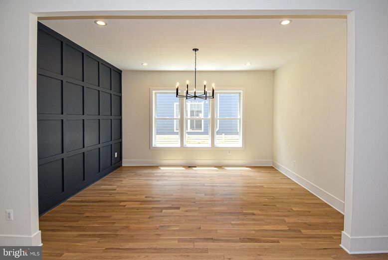 Chandelier, Empty room, Interior, Recessed Lighting, Wood Texture Flooring