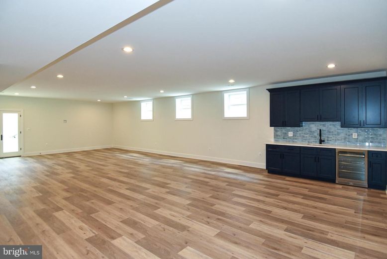 Empty room, Interior, Kitchen, Recessed Lighting, Wood Texture Flooring