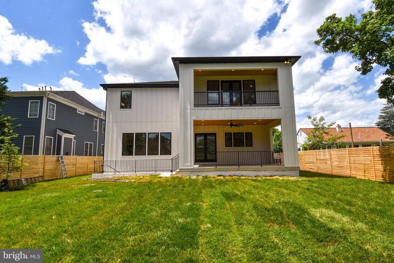 Backyard, Exterior, Facade, Farmhouse