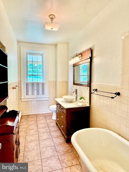 Bathroom, Free Standing Baths, Interior