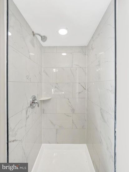 Bathroom, Interior, Marble Walls, Recessed Lighting