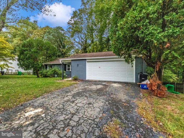 Backyard, Detached Garage, Exterior