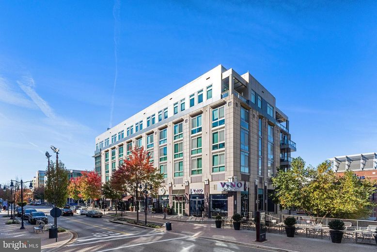 Exterior, Facade, Condo Building