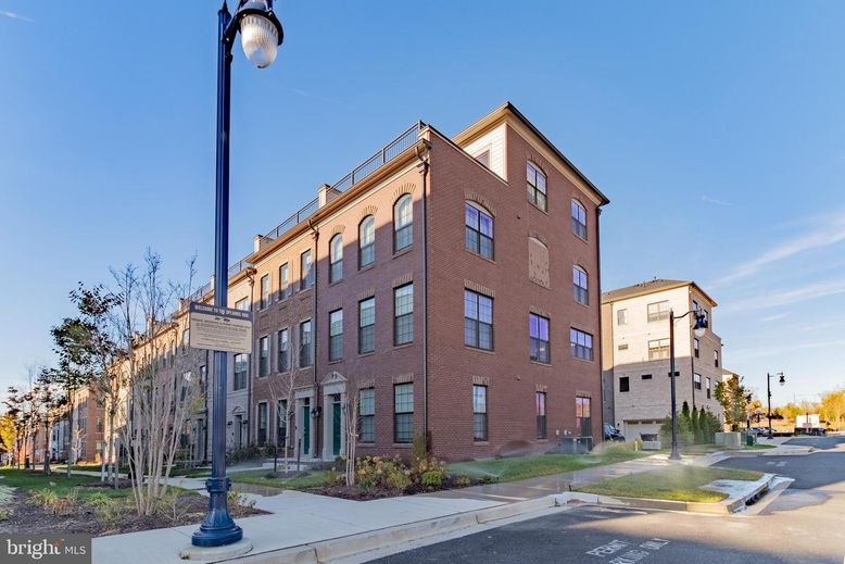 Exterior, Facade, Brick Facade, Condo Building