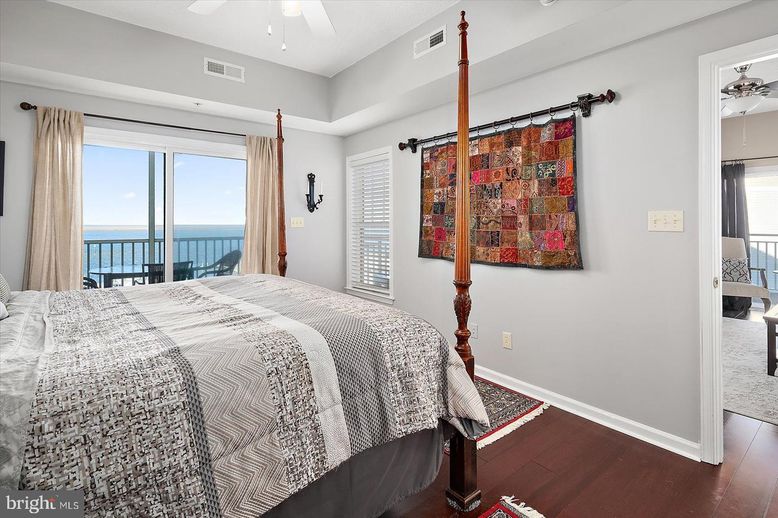 Bedroom, Interior, Water, Wood Texture Flooring