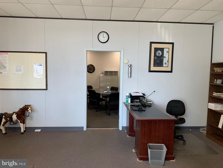 Home Office, Interior