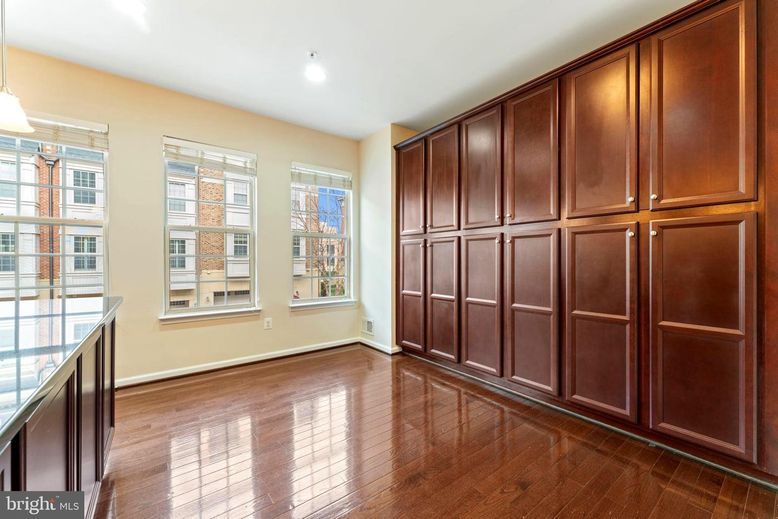 Empty room, Interior, Pendant Lights, Recessed Lighting, Wood Texture Flooring