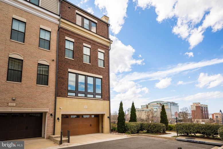 Attached, Exterior, Facade, Brick Facade, Rowhouse