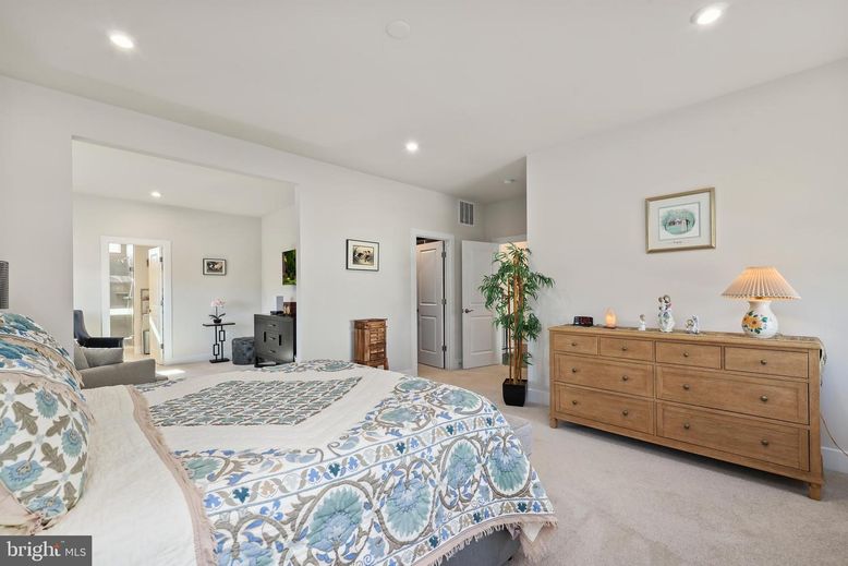 Bedroom, Interior, Recessed Lighting