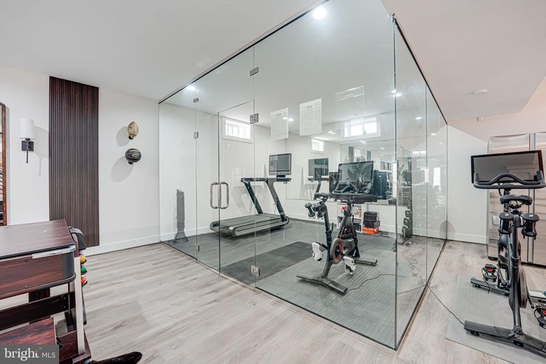 Fitness Equipment, Interior, Recessed Lighting, Wood Texture Flooring