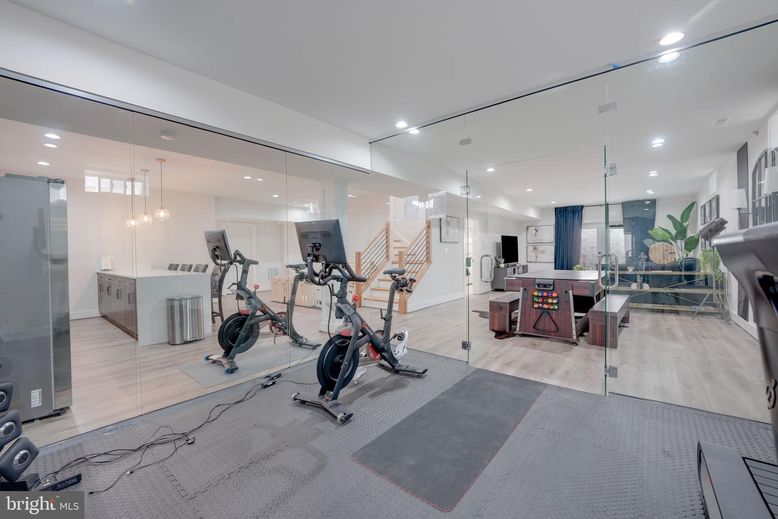 Fitness Equipment, Interior, Recessed Lighting, Wood Texture Flooring