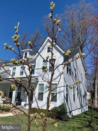 Exterior, Facade, Farmhouse