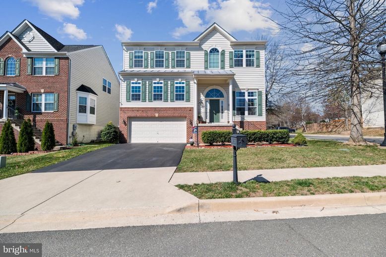 Attached, Exterior, Facade, Brick Facade, Rowhouse