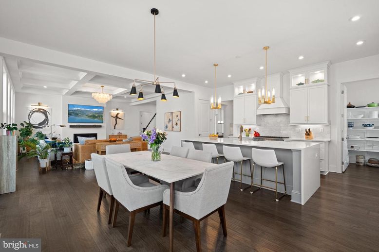 Dining room, Interior, Kitchen, Living room, Pendant Lights, Recessed Lighting, Wood Texture Flooring